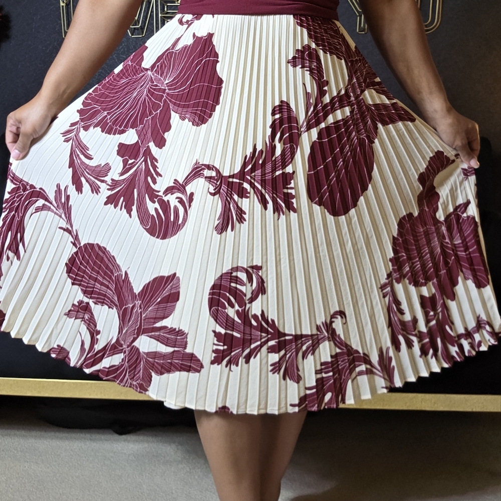 EXPRESS Floral Skirt Size XS NWT